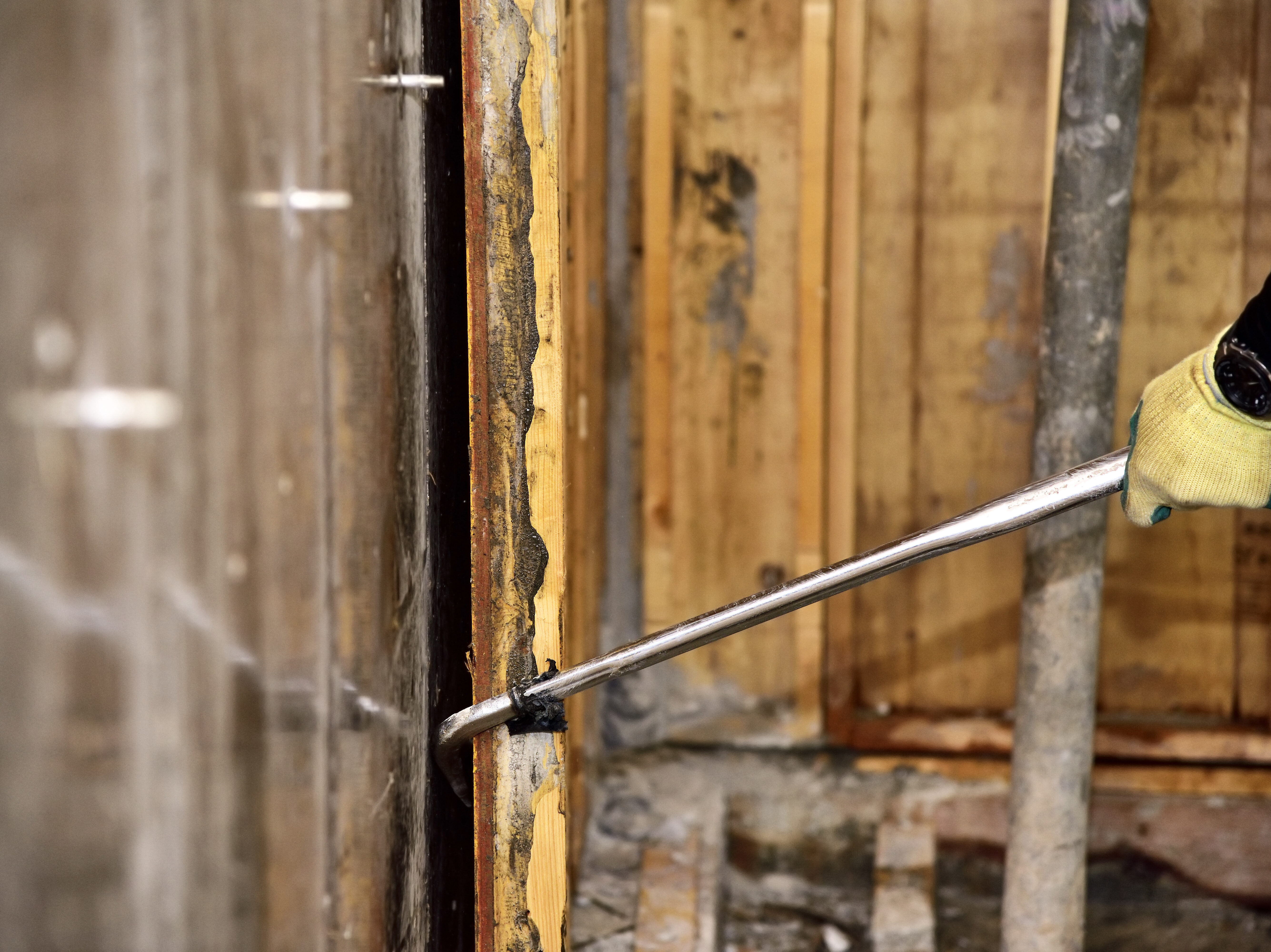 Formwork construction site: shuttering carpenter stripped (removed) to the Form